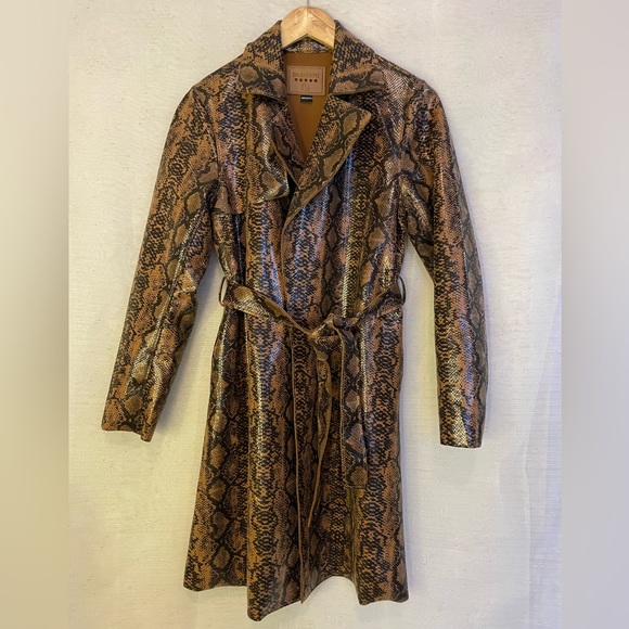 BLANKNYC FAUX LEATHER TRENCHCOAT - Picture 1 of 3